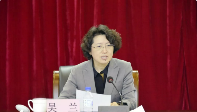 吉林省委宣讲团成员吴兰在省人社厅宣讲党的十九届四中全会精神